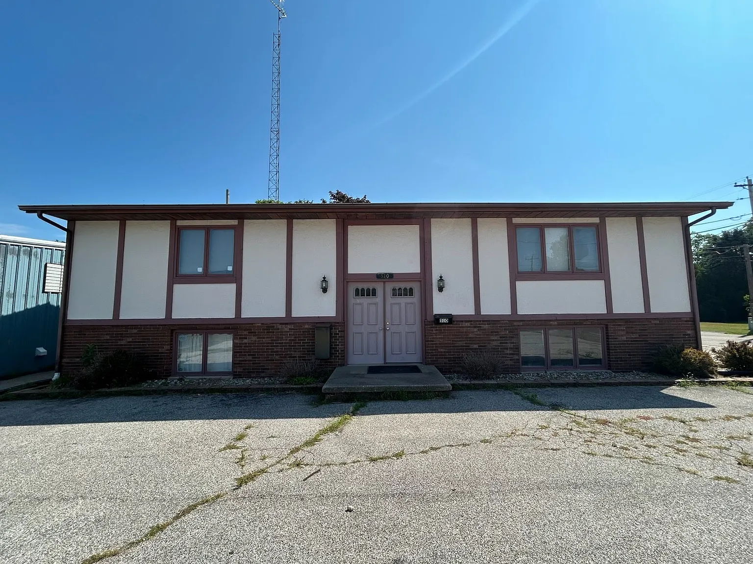510 N Cass St — Photo 1