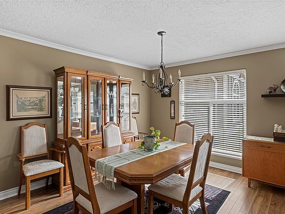 4th image of 828 Sunray Rd