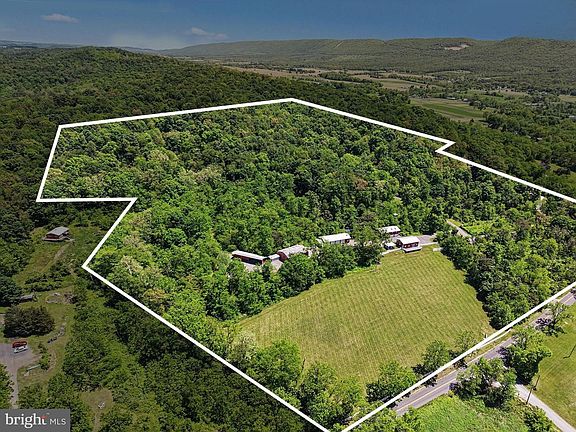 3rd image of 1339 Spruce Hill Rd
