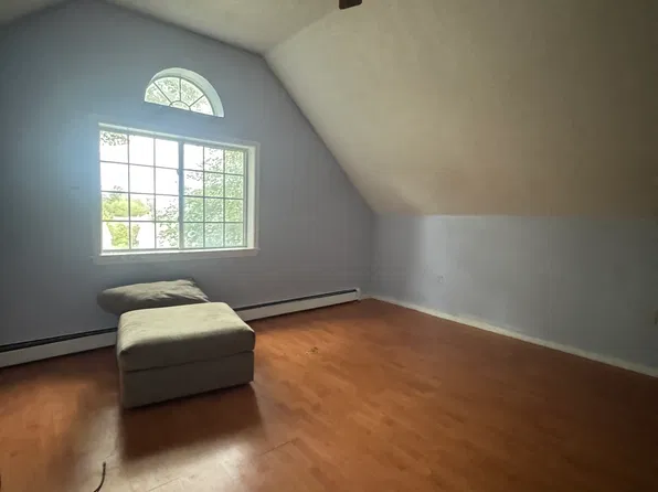 445 E Main St #1, Norwich, CT 06360