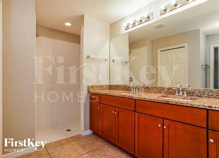 3032 NW 6th Ave — Photo 9