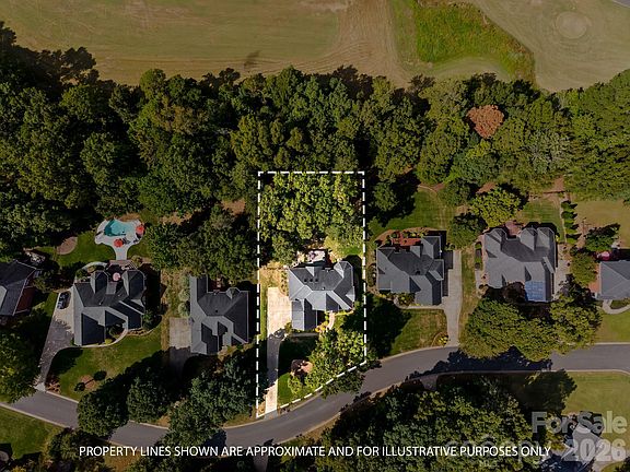 2nd image of 2316 Caernarfon Ln