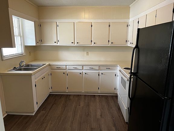 4th image of 810-826 Adden St #810