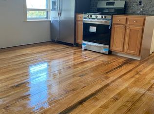 10 Ekman St APT 2, Worcester, MA 01607