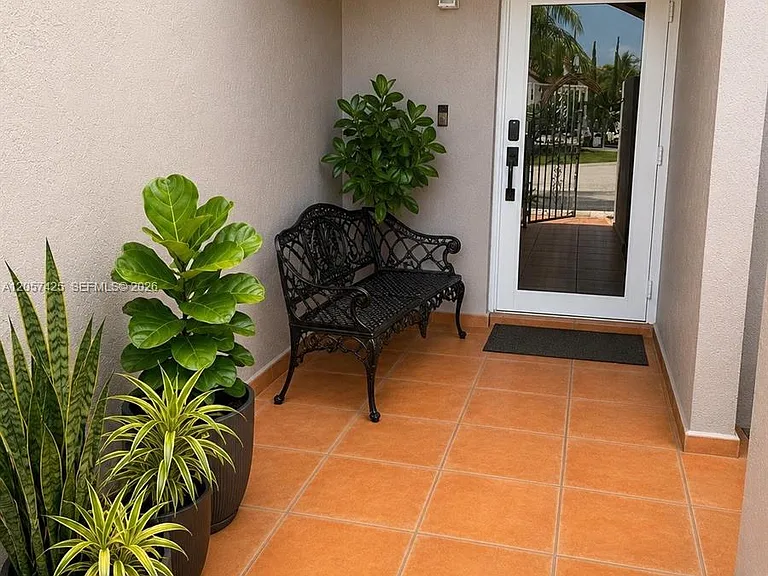 6216 SW 129th Ave — Photo 2
