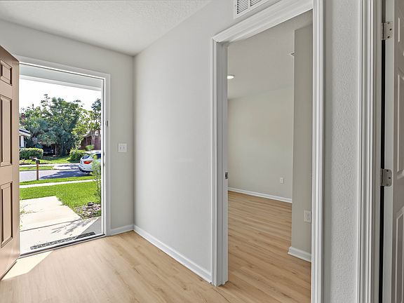5th image of 435 W 18th St