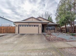1729 Westwood Dr, Medford, OR 97501