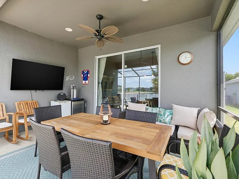 3615 Peregrine Way — Photo 37