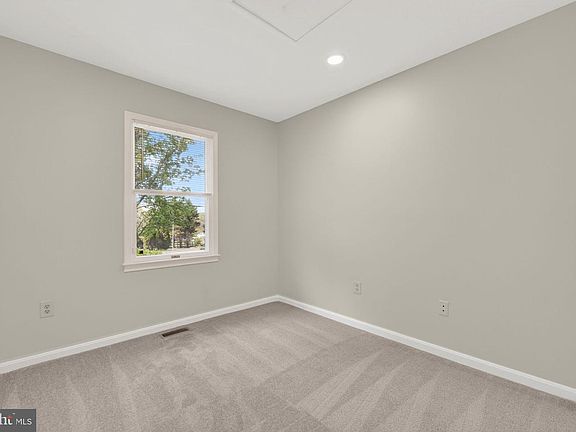 4th image of 9283 Springs Rd