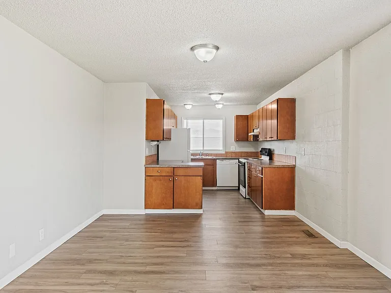 211 N Delaware Ave — Photo 40