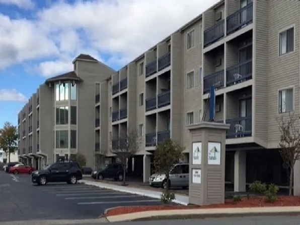 32 Ashworth Ave #422, Hampton, NH 03842