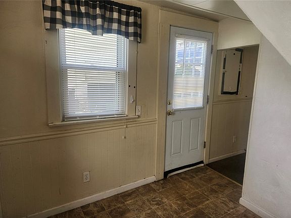 4th image of 1726 Ridge Ave