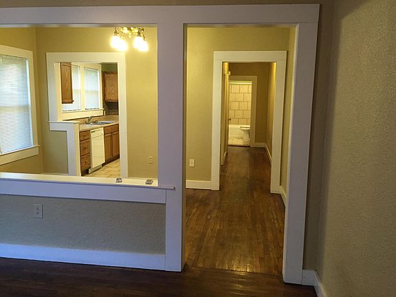 3rd image of 406 E 5th St