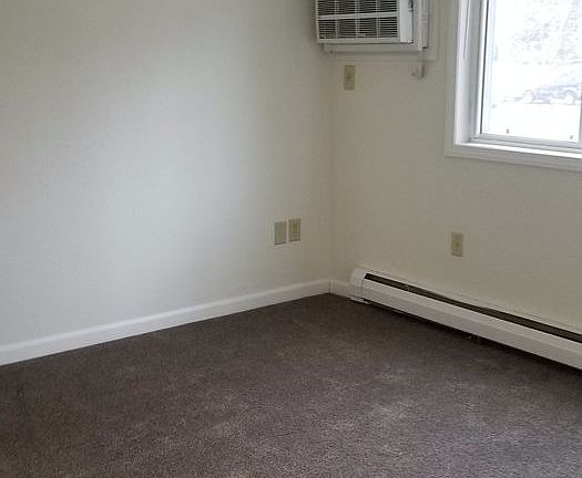 2nd image of 218 21st St NW APT 12