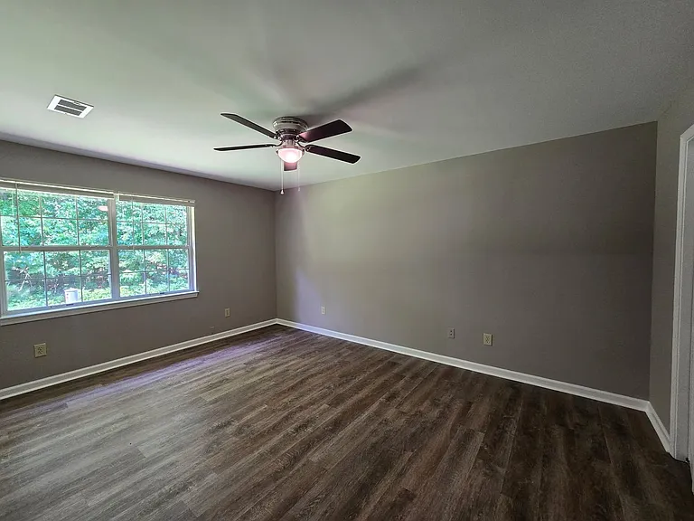 26-28 Sandcreek Dr NW — Photo 7