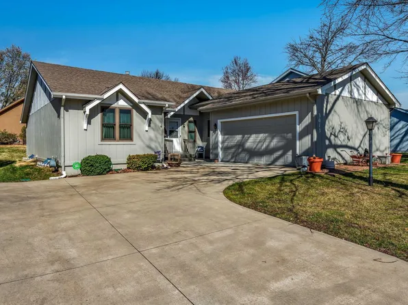3013 SW Arrowhead Rd, Topeka, KS 66614