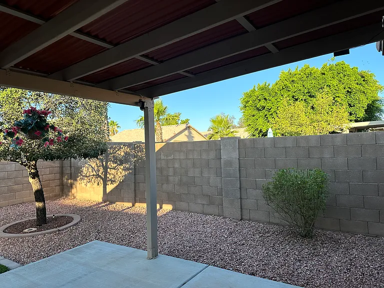 15743 W Elm St — Photo 5