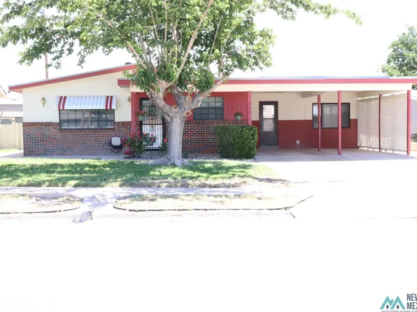 704 N Oak St, Carlsbad, NM 88220