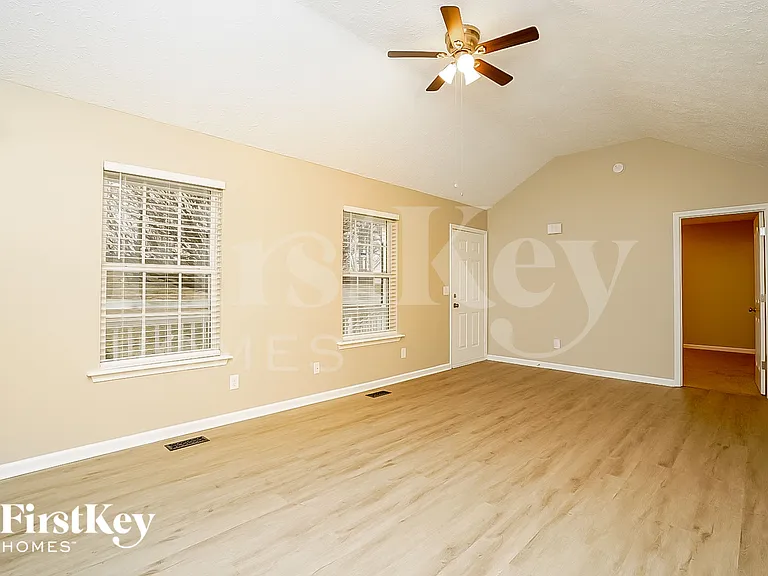 1415 Tuffnell Dr — Photo 3