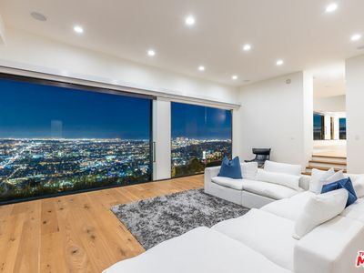 8698 Franklin Ave, Los Angeles, CA, 90069