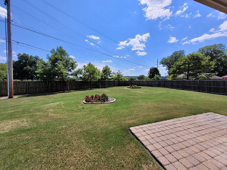 4042 Rosewood Pl — Photo 23