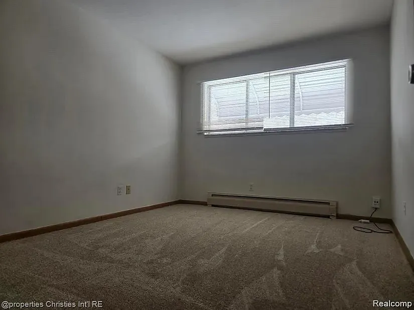 2 bed, 800 sqft, $1,200 — Photo 3