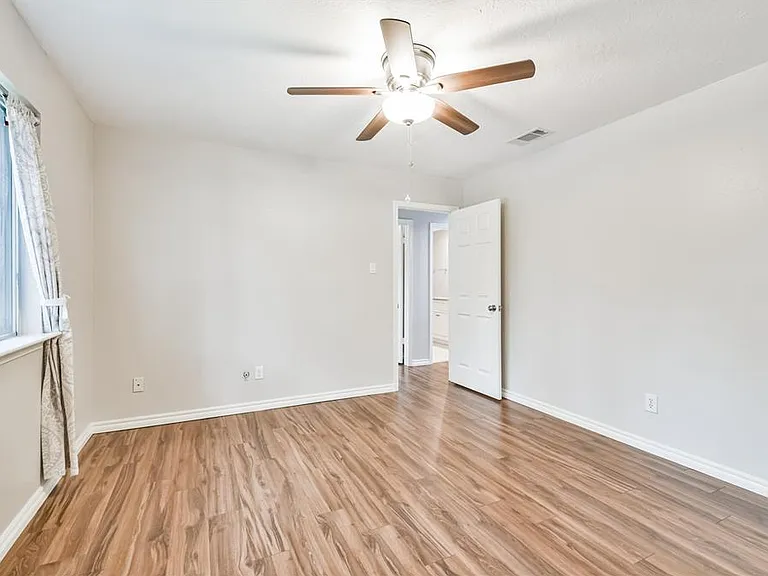 10327 Brickyard Ct — Photo 21