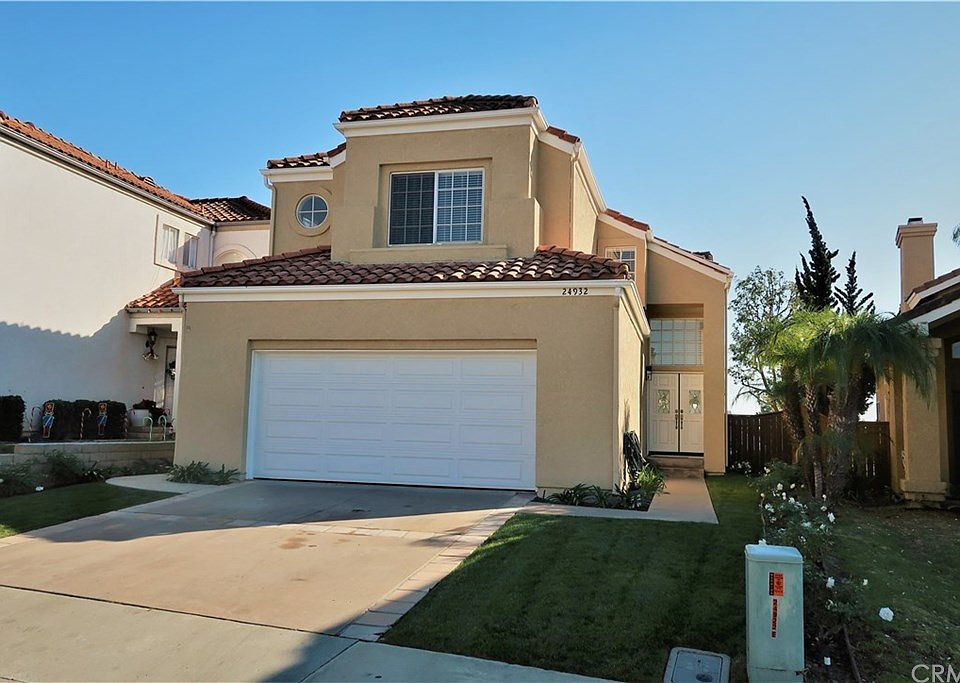 2nd image of 24932 Eaton Ln