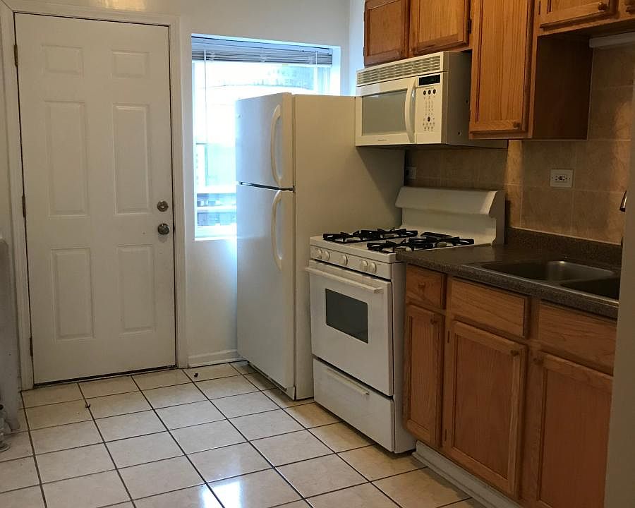 1st image of 1344 1/2 W Argyle St APT 3S