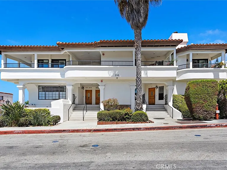 210 Avenida Montalvo — Photo 1