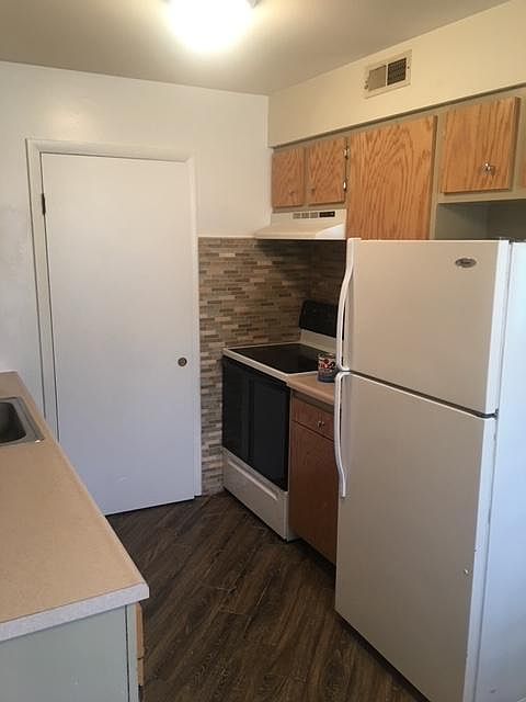 2nd image of 1127 Bethlehem Pike