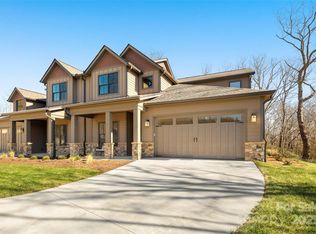 107 Chimney Chase Trl, Hendersonville, NC 28739