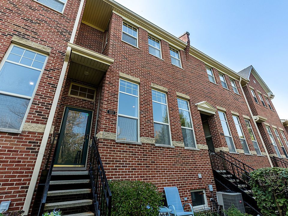 1st image of 3213 N Rockwell St