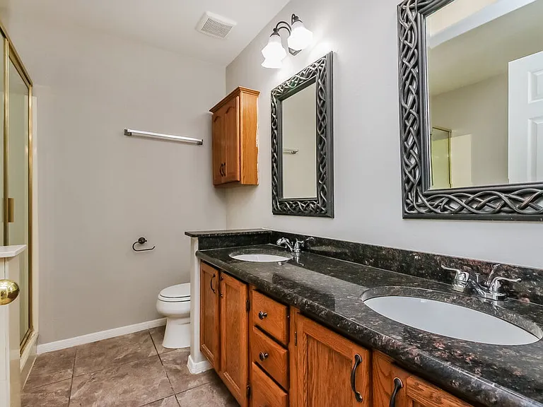 4514 E Scott Ave — Photo 11