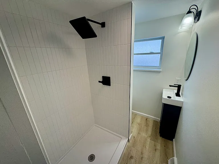 1727 S Canal St — Photo 25