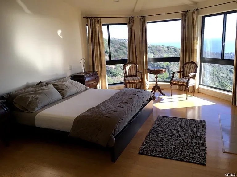 1326 Skyline Dr — Photo 32