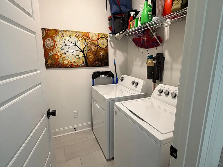 577 Meadow Crest Cir — Photo 13