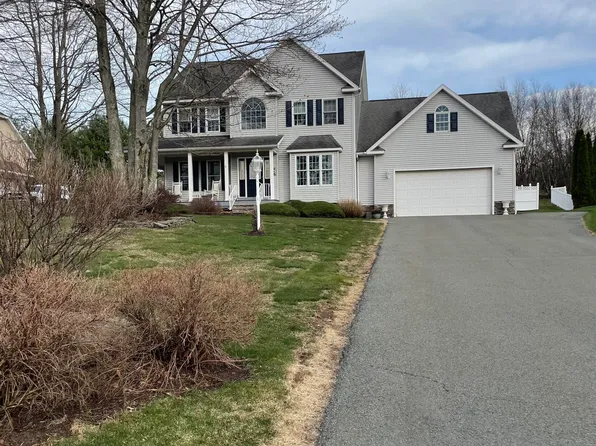 820 Laurel St, Mayfield, PA 18433