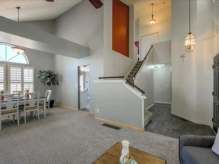 7618 Halleys Dr — Photo 3