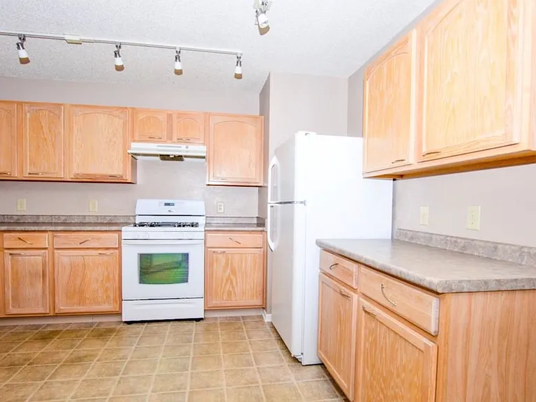 4182 Fletcher Dr — Photo 10
