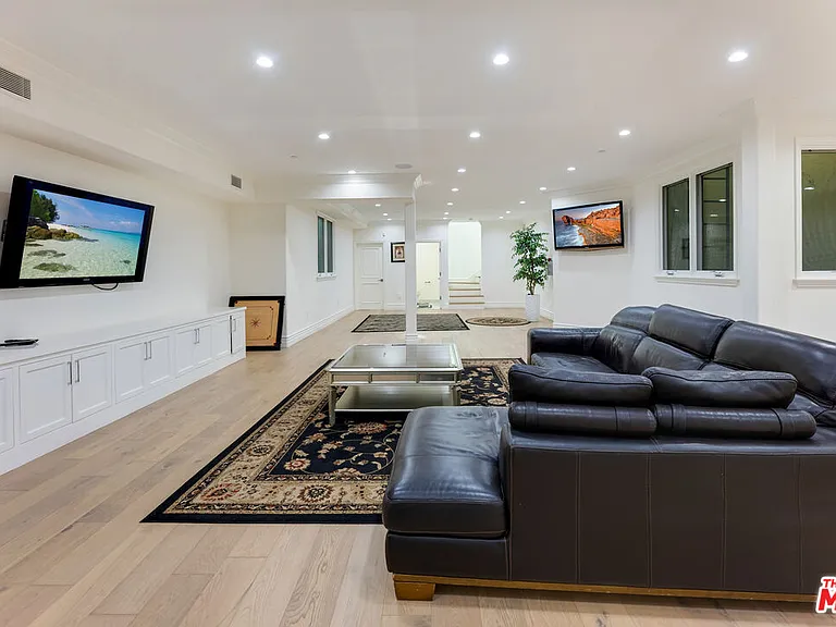 391 S Saltair Ave — Photo 23