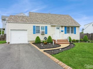 3 Pelham Ave, Edison, NJ 08817
