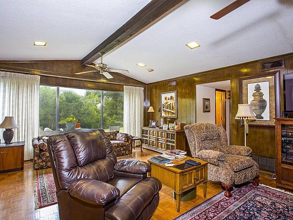 3rd image of 109 Turtle Creek Dr