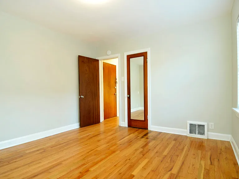 5819-5821 Devonshire Ave #1W — Photo 16