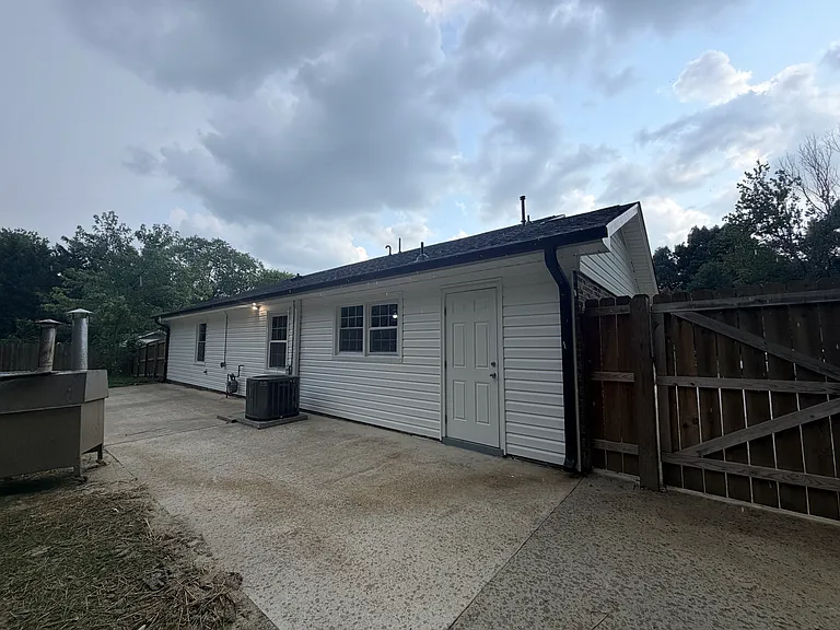 705 Lakecrest Ave — Photo 43