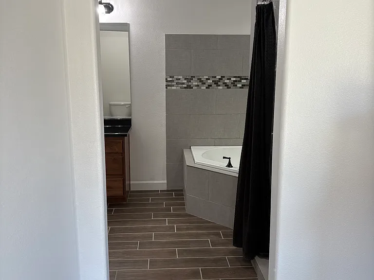 2488 Manzoni Rd — Photo 19