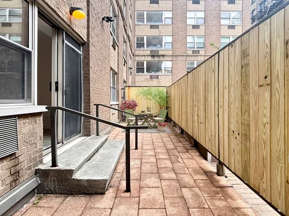 301 Elizabeth Street 1002 image 3 of 15
