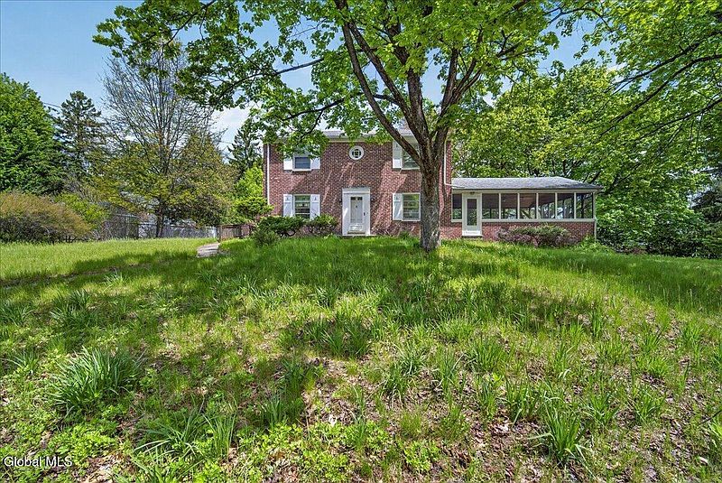 2nd image of 6 Cherrywood Terrace
