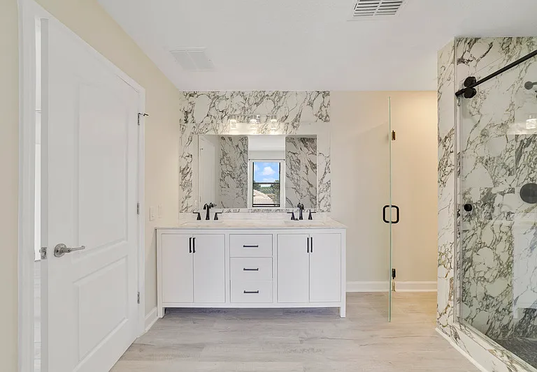 1315 Moss Creek Ln — Photo 12