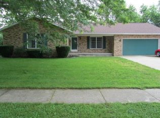 2008 S Redoak St, Effingham, IL 62401